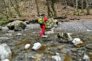 73 Un bel salto e ...guadato il torrente !